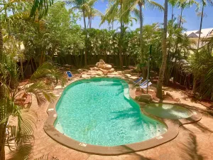 Image of Roey Backpackers and Party Bar