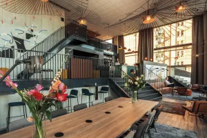 Image of Holiday Inn - the niu, Fender Amsterdam