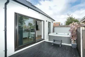 Image of The Broadway Beach House with Hot tub