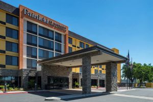 Image of Fairfield Inn and Suites by Marriott Bakersfield Central