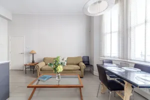 Image of Prime Location - Stylish Apartment In Barons Court