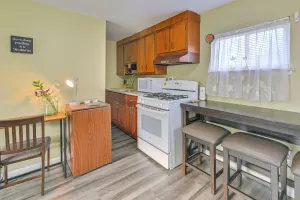 Image of 2 Mi to UBS Arena: Wfh-friendly Couple's Retreat