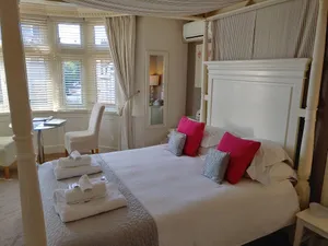 Image of The Bath House Boutique B&B - IN-ROOM Breakfast - FREE parking