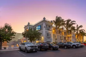 Image of Best Western Luxury Inn