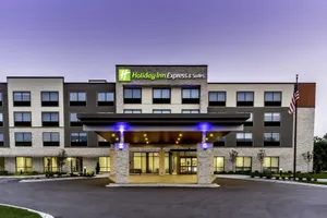 Image of Holiday Inn Express & Suites - Milwaukee West Allis by IHG