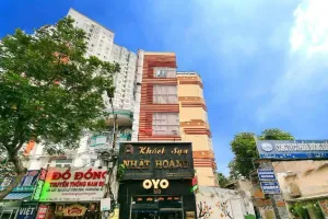 Image of Nhật Hoàng Hotel Q4 -by BAY LUXURY