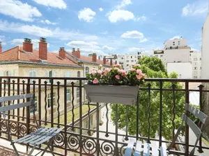 Image of YAYS Paris Zola by Numa