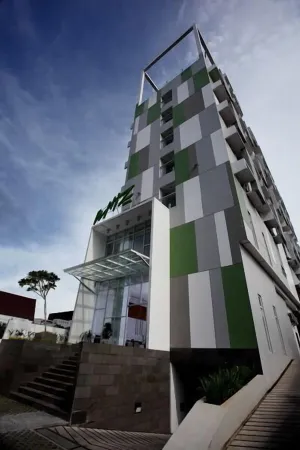 Image of Whiz Hotel Pemuda Semarang