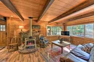 Image of Near Vineyards Cabin with Hot Tub in Pollock Pines!