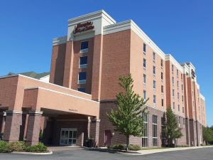 Image of Hampton Inn & Suites Detroit/Airport Romulus