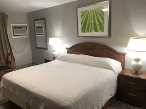 Image of Bay Breeze Inn Bradenton Downtown