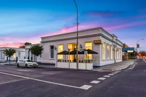 Image of Aloha Central Platinum Apartments
