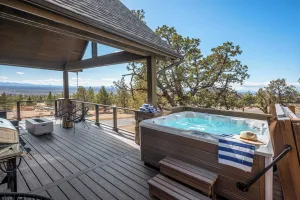 Image of Starview at Brasada Ranch Resort by Avantstay Stunning Home w/ Hottub & Close To World Class Golf!