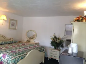Image of Three Oaks Motel - Titusville