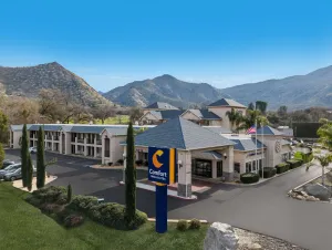 Image of Comfort Inn & Suites Sequoia Kings Canyon