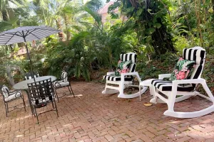 Image of New Live Oak Cottage/beach/downtown/pool/shops/cafés