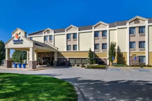 Image of Comfort Inn & Suites Kansas City - Northeast