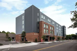 Image of La Quinta Inn & Suites by Wyndham Chattanooga Downtown/South