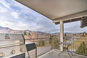 Image of Chic Chelan Condo with Balcony, Walk to Lake and Dtwn!