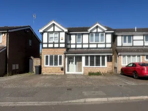 Image of Charming Houghton Regis House With 4 Bedrooms
