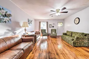 Image of Home 2 Mi to Dtwn Temple! Bring Your Pets