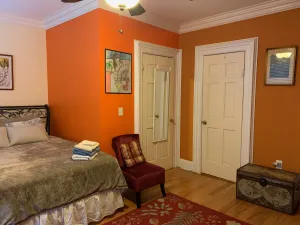 Image of Mi Casa Tu Casa