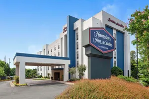 Image of Hampton Inn & Suites Burlington, NC
