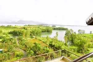 Image of Stunning Views Rooftop Pool Lakefront Home