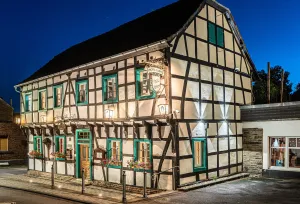 Image of Land-Hotel Zum Schwan, Garni WEILERSWIST-METTERNICH, 3 E-LADESTATIONEN, Nähe PHANTASIALAND, PALMENPARADIES Euskirchen