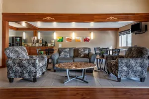 Image of Quality Inn & Suites Warren