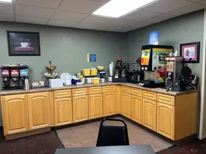 Image of Days Inn by Wyndham Cedar Falls- University Plaza