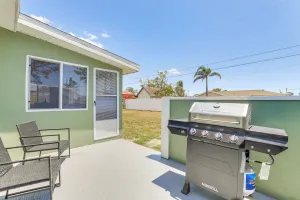 Image of 4 Mi to Venice Beach: Home w/ Patio & Yard