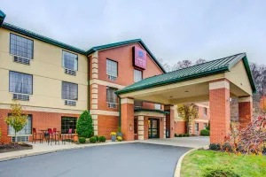 Image of Comfort Suites Pittsburgh Airport
