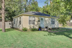 Image of ~ 1 Mi to University of Oklahoma: Norman Cottage