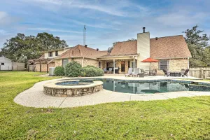 Image of Gainesville Home with Outdoor Oasis, 16 Mi to Lake