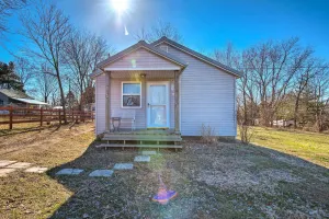 Image of The Brewer Guesthouse Tiny Home with Patio and Yard!