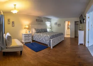 Image of Elegant Jacuzzi Suite