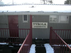 Image of Tyrola 4