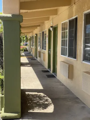 Image of Holiday Motel