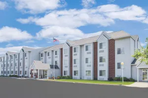 Image of Microtel Inn & Suites by Wyndham Fond Du Lac