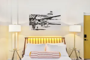 Image of Kawelohea Studio suite. ʻoluʻolu komo