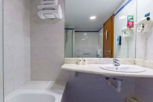 Image of Travelodge Madrid Alcalá de Henares