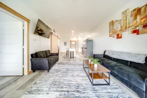Image of Golf Course View: Centrally Located Condo in Erie