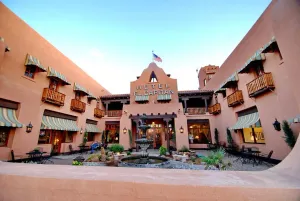 Image of Hotel El Capitan