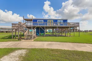 Image of Walk to Sand: Surfside Beach Getaway w/ Deck