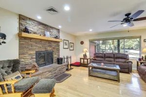 Image of Dog-Friendly Home on Pinetop Lakes Course!