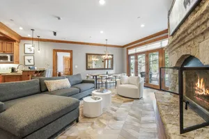 Image of Ski-in Ski-out 1 BRDen in exclusive Horizon Pass condo