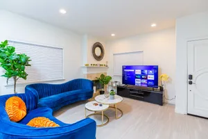 Image of Elegant Pasadena Retreat Prime Comfort Awaits