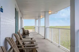 Image of Days Inn by Wyndham Kill Devil Hills Oceanfront - Wilbur