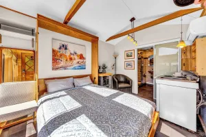 Image of Snuggle Inn A Romantic Couples Retreat!